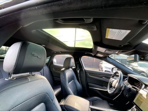 Used 2022 Jaguar XF SE image 23