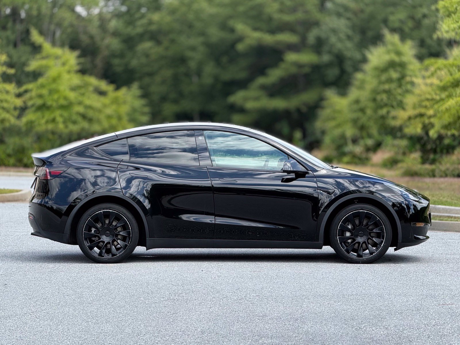 Used 2023 Tesla Model Y Long Range AWD/4WD image 12