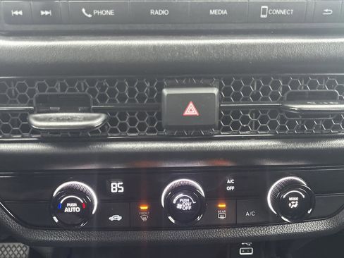 Certified 2025 Honda HR-V LX image 16