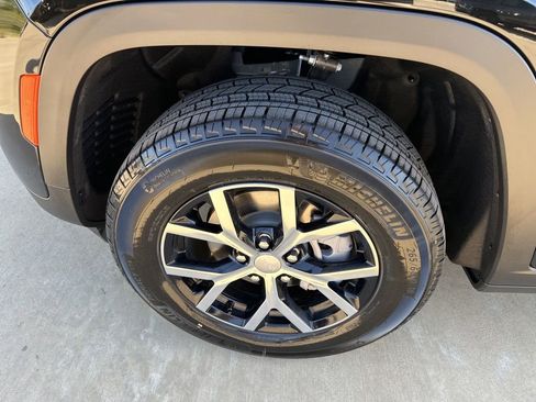 New 2025 Jeep Grand Cherokee Limited image 14