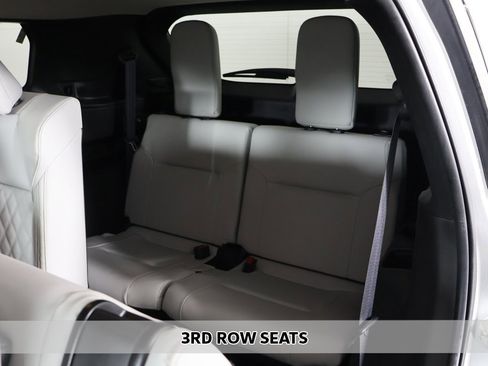 Used 2023 Mitsubishi Outlander SEL image 9