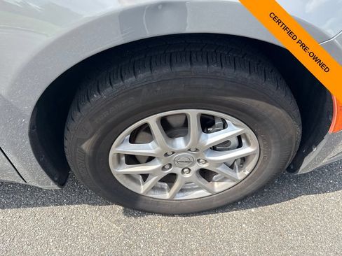 Certified 2025 Chrysler Pacifica Select FWD image 10