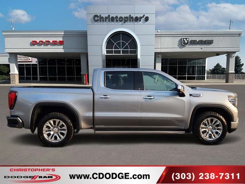 Used 2023 GMC Sierra 1500 Denali w/ Technology Package AWD/4WD image 2