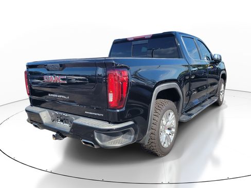 Used 2022 GMC Sierra 1500 Denali w/ Driver Alert Package II AWD/4WD image 4