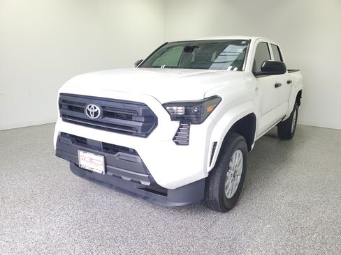 Used 2024 Toyota Tacoma SR AWD/4WD image 2