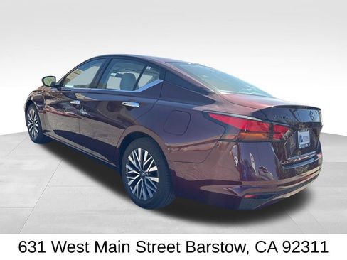 Used 2024 Nissan Altima 2.5 SV FWD image 7