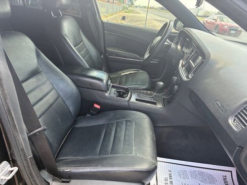 Used 2012 Dodge Charger SE RWD image 36