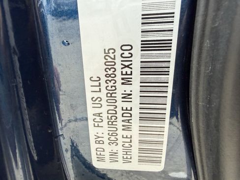 Used 2024 RAM 2500 Big Horn w/ Night Edition image 32