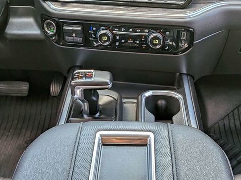 Used 2022 Chevrolet Silverado 1500 LTZ w/ LTZ Premium Package AWD/4WD image 24