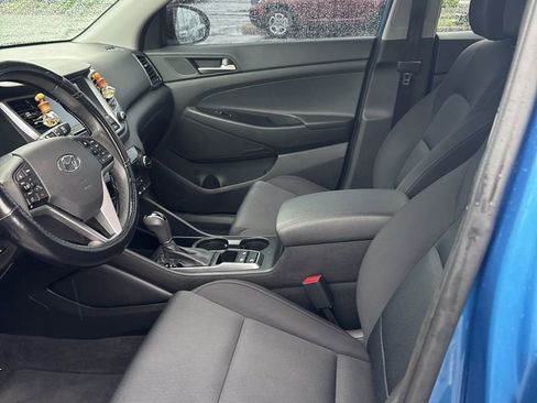 Used 2018 Hyundai Tucson Value w/ Cargo Package FWD image 3