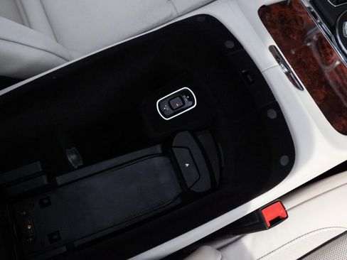 Used 2019 Rolls-Royce Dawn image 47