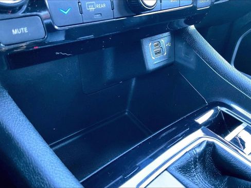 Used 2024 Jeep Compass Latitude image 32