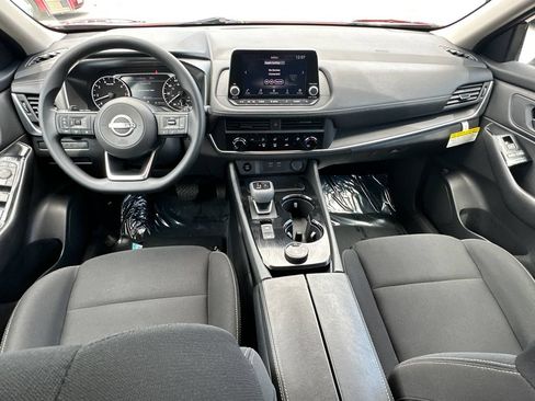 Used 2024 Nissan Rogue S AWD/4WD image 14