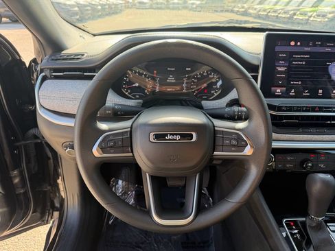 Used 2023 Jeep Compass Sport AWD/4WD image 17