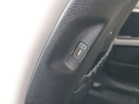 Used 2023 Kia Telluride S FWD image 24
