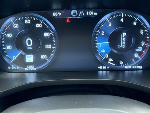 Used 2021 Volvo XC60 T5 Momentum AWD/4WD image 13