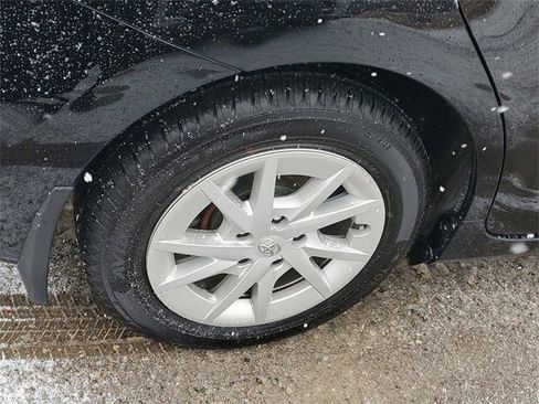 Used 2012 Toyota Prius V Two image 5