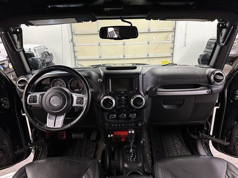 Used 2016 Jeep Wrangler Unlimited Rubicon AWD/4WD image 19