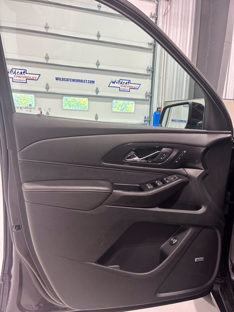 Used 2023 Chevrolet Traverse High Country w/ LPO, Floor Liner Package AWD/4WD image 16