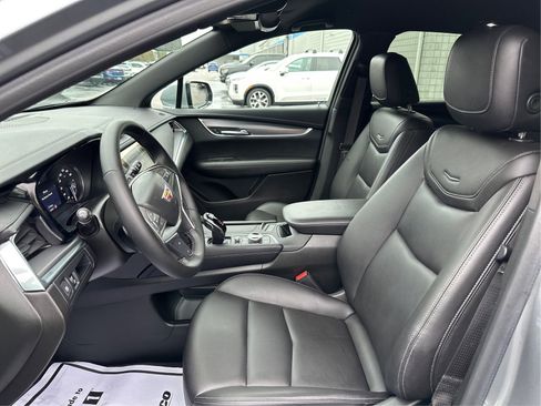 Certified 2024 Cadillac XT5 Luxury AWD/4WD image 9