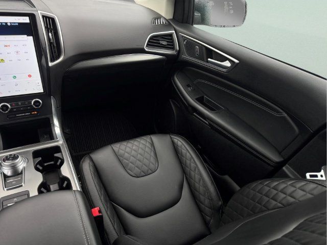 Used 2024 Ford Edge Titanium AWD/4WD image 13