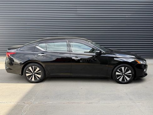 Used 2020 Nissan Altima 2.5 SV FWD image 10