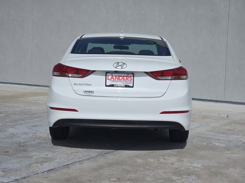Used 2018 Hyundai Elantra SEL image 6