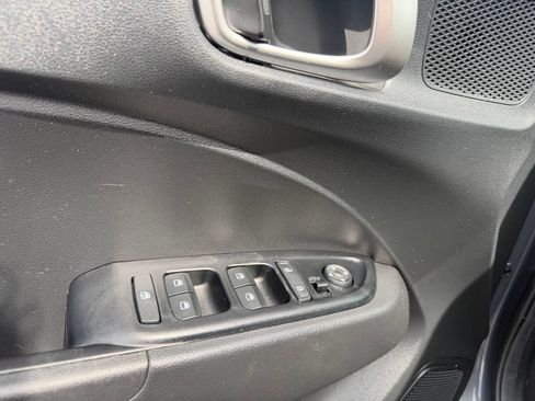 Used 2024 Hyundai Venue SEL FWD image 26