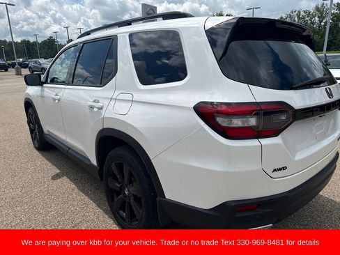 Used 2025 Honda Pilot Black Edition image 5