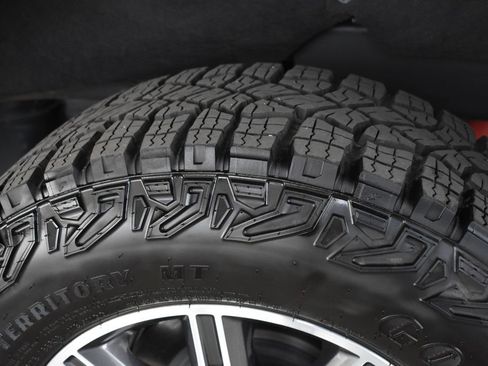 Certified 2025 GMC Sierra 1500 AT4 w/ Technology Package image 33