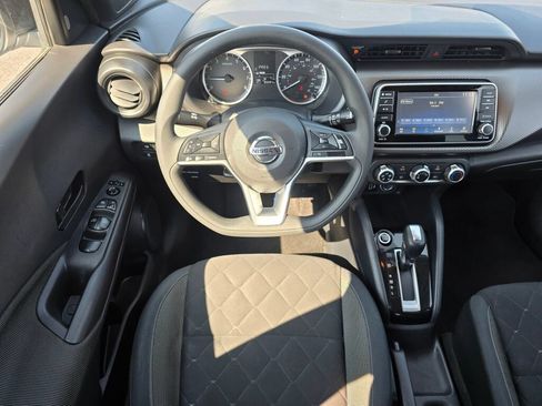 Used 2020 Nissan Kicks S FWD image 2