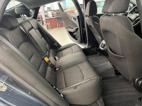 Used 2019 Chevrolet Malibu LT FWD image 13