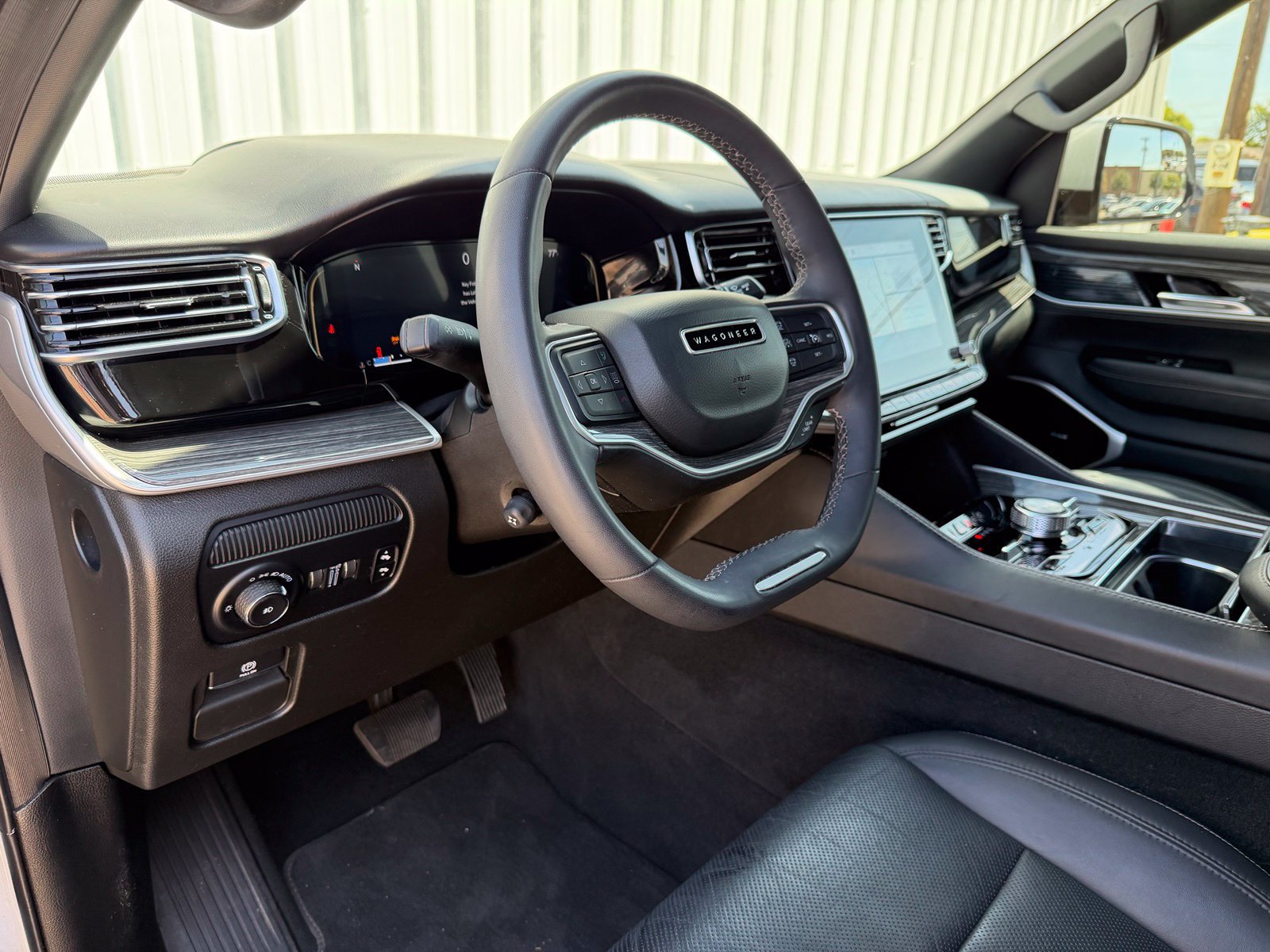 Used 2022 Jeep Wagoneer Series III w/ Premium Group I AWD/4WD image 16