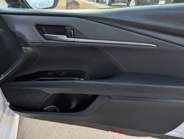 Used 2025 Toyota Camry SE FWD image 33