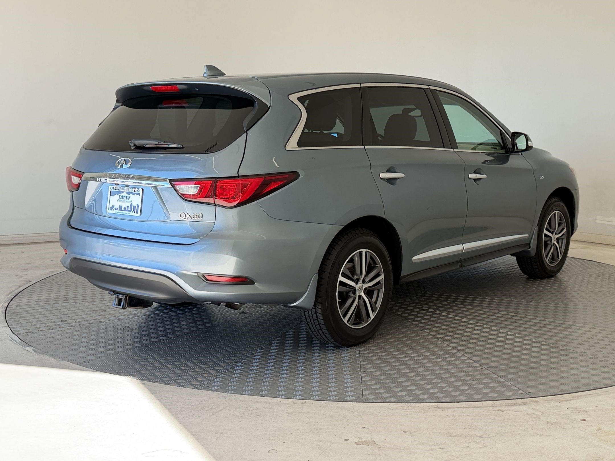 Used 2017 INFINITI QX60 Luxe AWD/4WD image 9