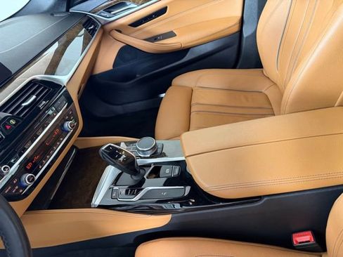 Used 2019 BMW 540i xDrive w/ Convenience Package image 17