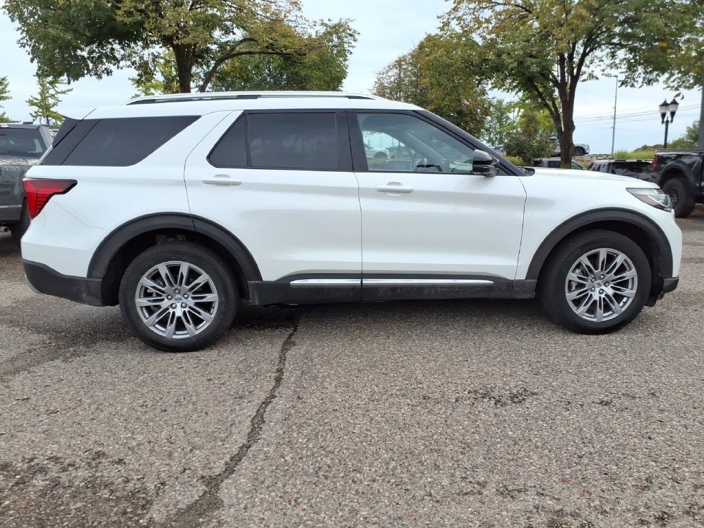 Used 2025 Ford Explorer Platinum AWD/4WD image 6