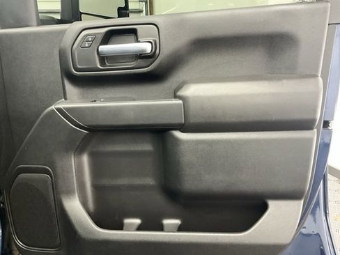 Used 2021 Chevrolet Silverado 2500 Custom w/ Custom Value Package image 13