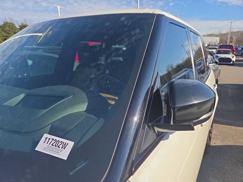 Used 2019 Land Rover Range Rover SV Autobiography Dynamic image 11