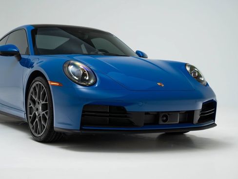 Used 2025 Porsche 911 Carrera RWD image 35