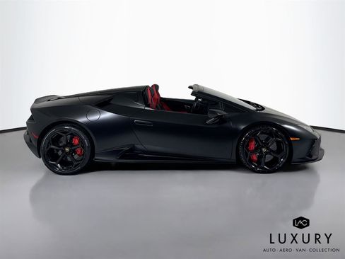 Used 2023 Lamborghini Huracan EVO image 5