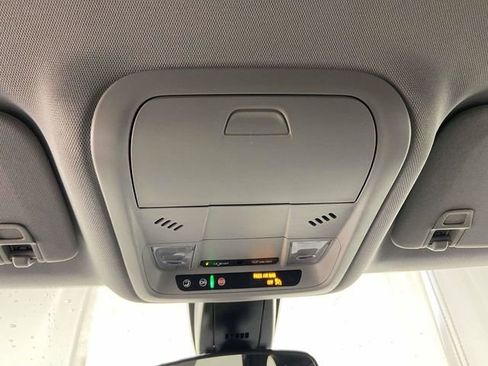 Used 2025 Chevrolet Blazer LT image 18