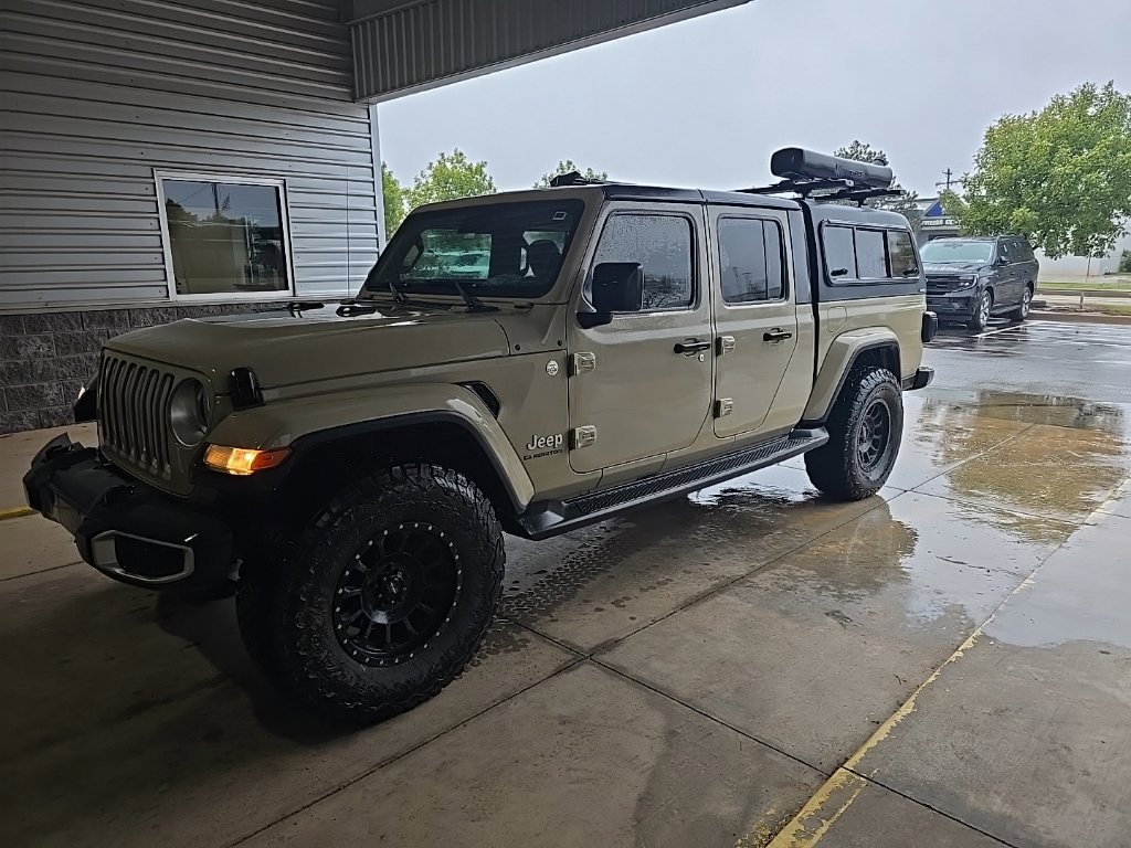 Used 2020 Jeep Gladiator Overland w/ Popular Equipment Package AWD/4WD image 2