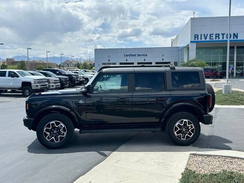 Used 2022 Ford Bronco Outer Banks AWD/4WD image 2