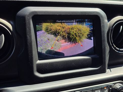 Used 2023 Jeep Wrangler Unlimited AWD/4WD image 21