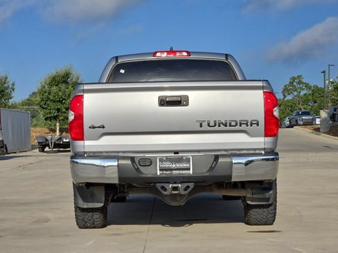 Used 2021 Toyota Tundra SR5 w/ SR5 Leather Package AWD/4WD image 4