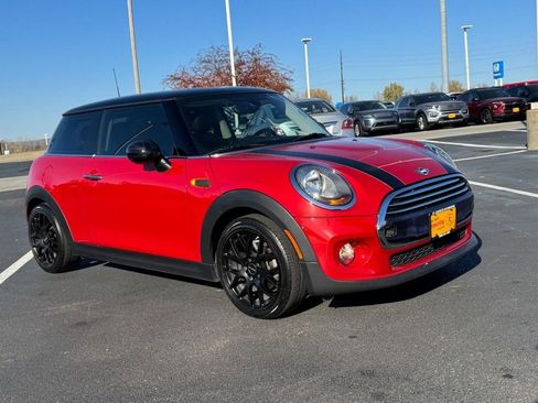 Used 2015 MINI Cooper 2-Door Hardtop image 2