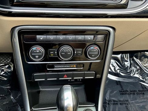 Used 2019 Volkswagen Beetle 2.0T SE image 14