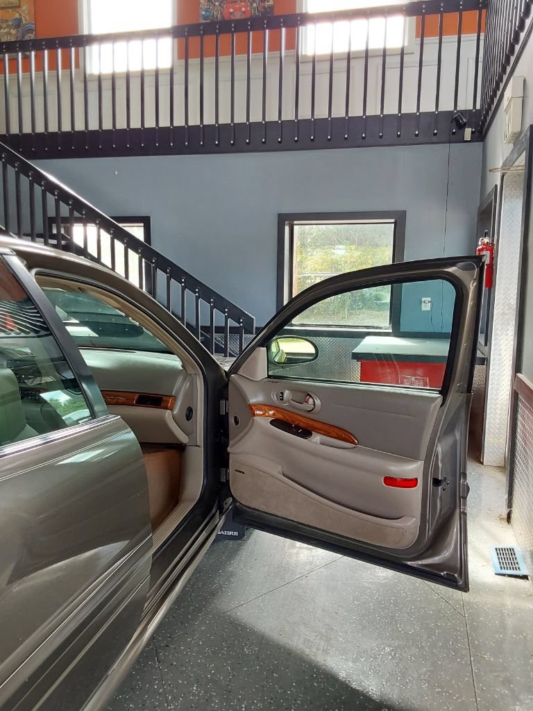 Used 2000 Buick Le Sabre Custom w/ Prestige Opt Pkg FWD image 11