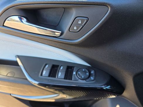 Certified 2025 Chevrolet Trax LT w/ LT Convenience Package image 13